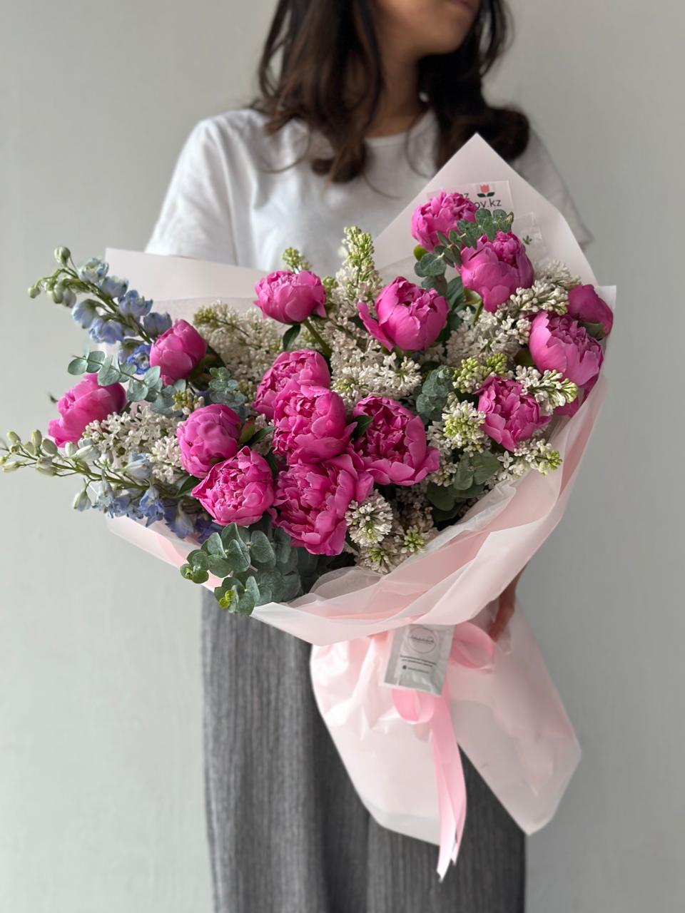 Букет "Габи" из пионов и сирени