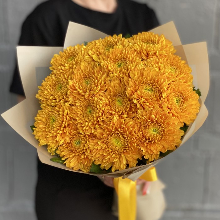 Букет из 15 оранжевых крупных хризантем