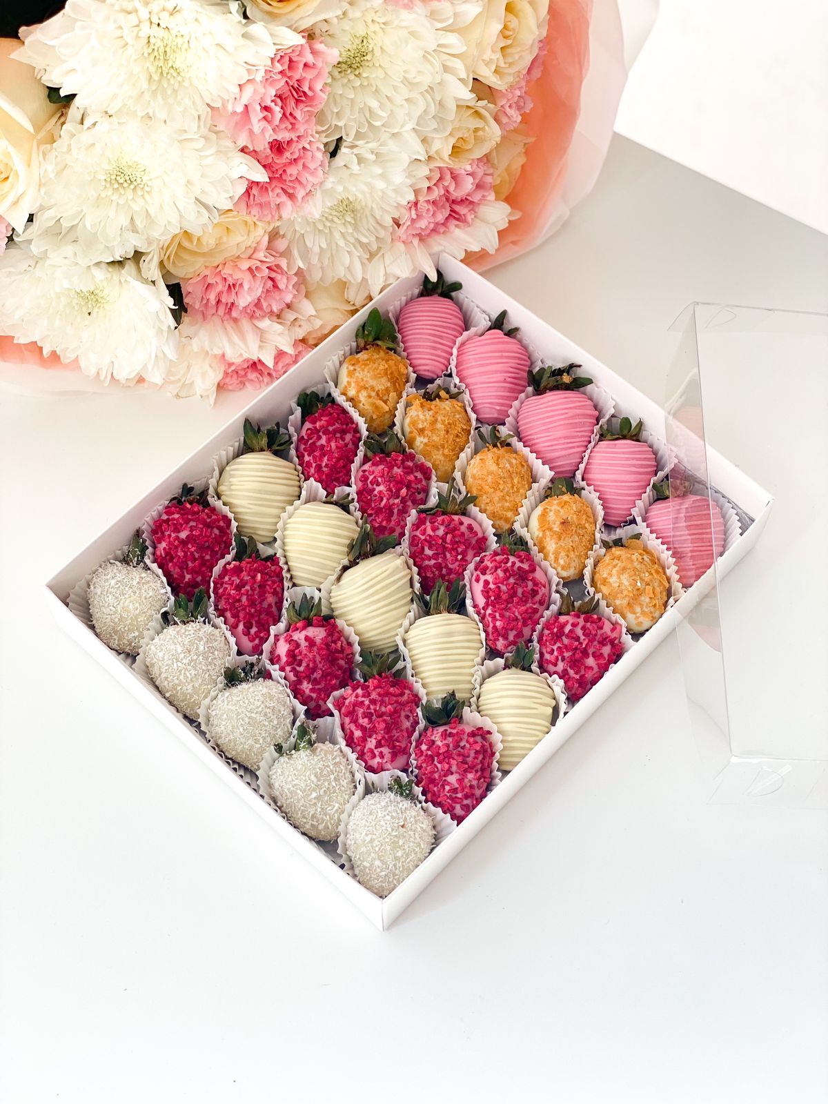 Клубничный бокс "Juicy" клубника в шоколаде