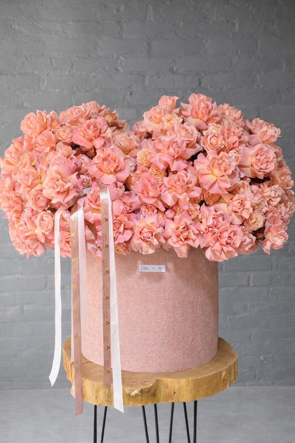 Премиальная композиция "Гигант любви" из роз в  коробке