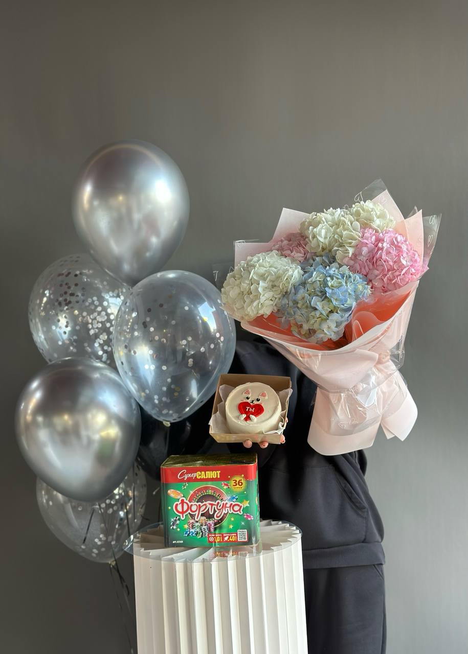 Сет "Салют" Букет цветов, тортик, шарики и фейрверк 