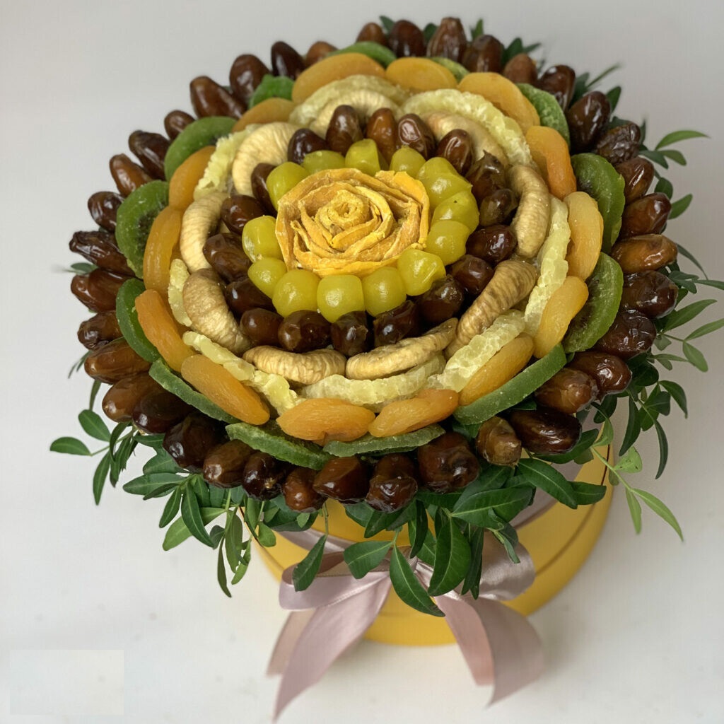 коробка с сухофруктами