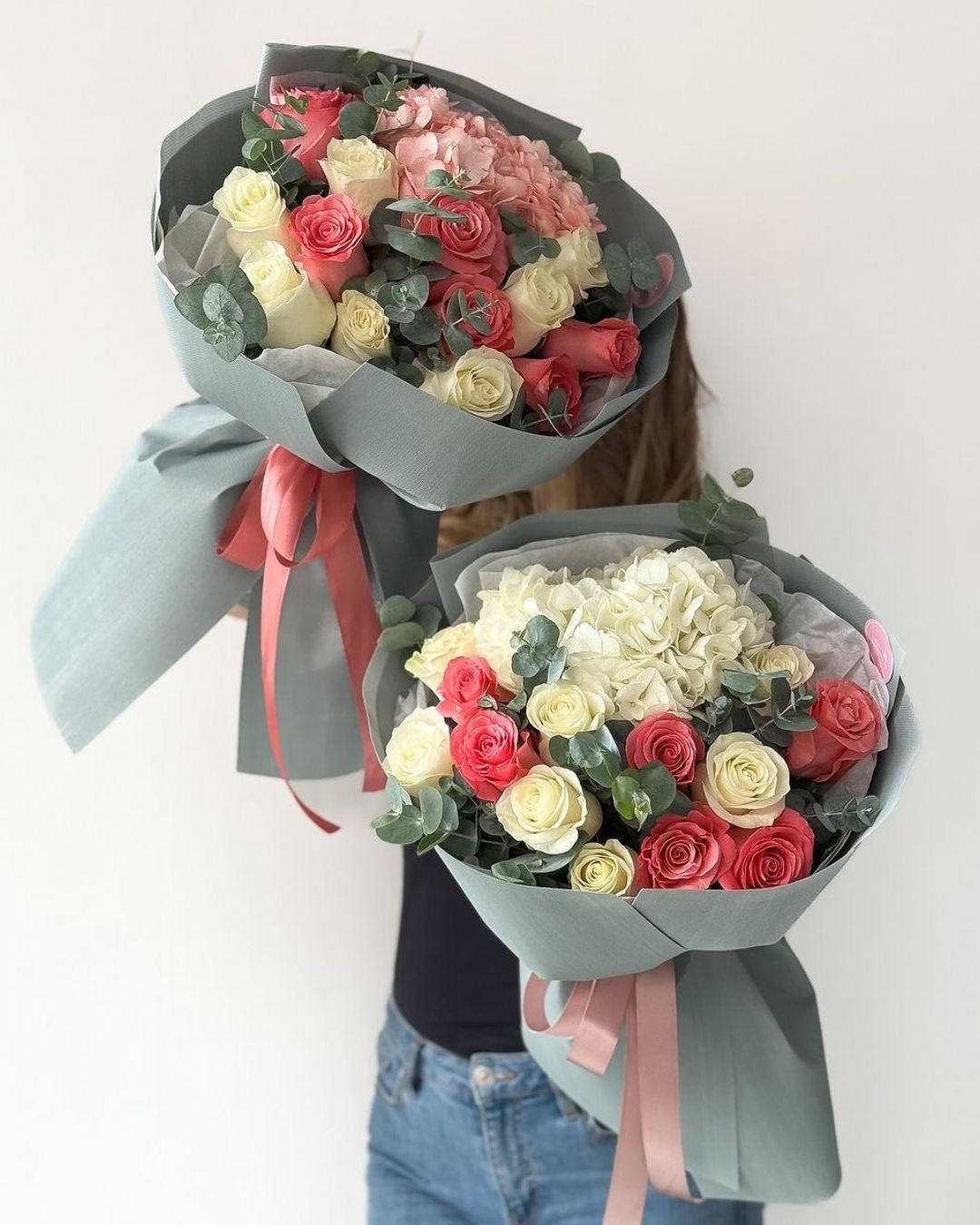 Букет "Ромео" из гортензий и роз