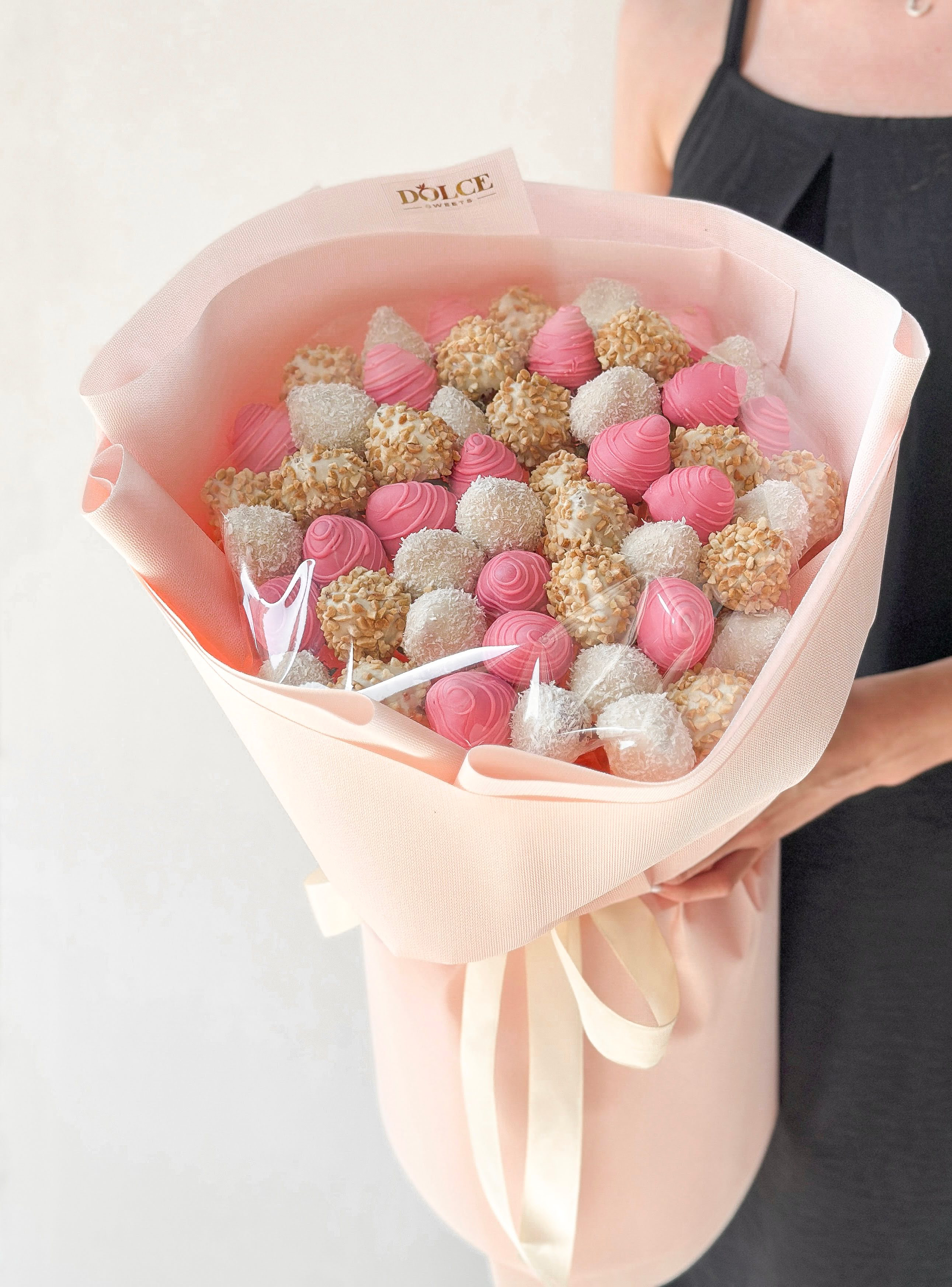 Клубничный букет Алые Паруса L