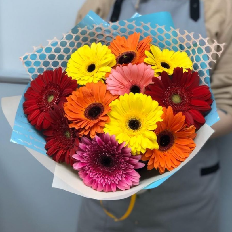 Букет из 11  гербер микс