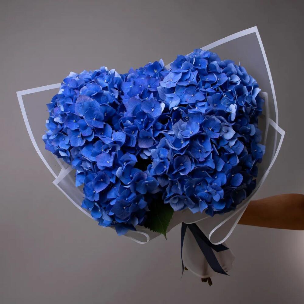 Букет из 5 синих гортензий