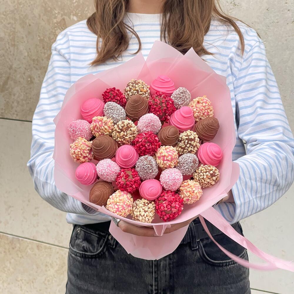 Клубничный букет "Berrylicious" из клубники в итальянском шоаолкде