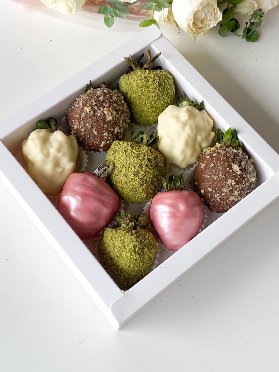 Клубничный бокс "Royal" клубника в шоколаде