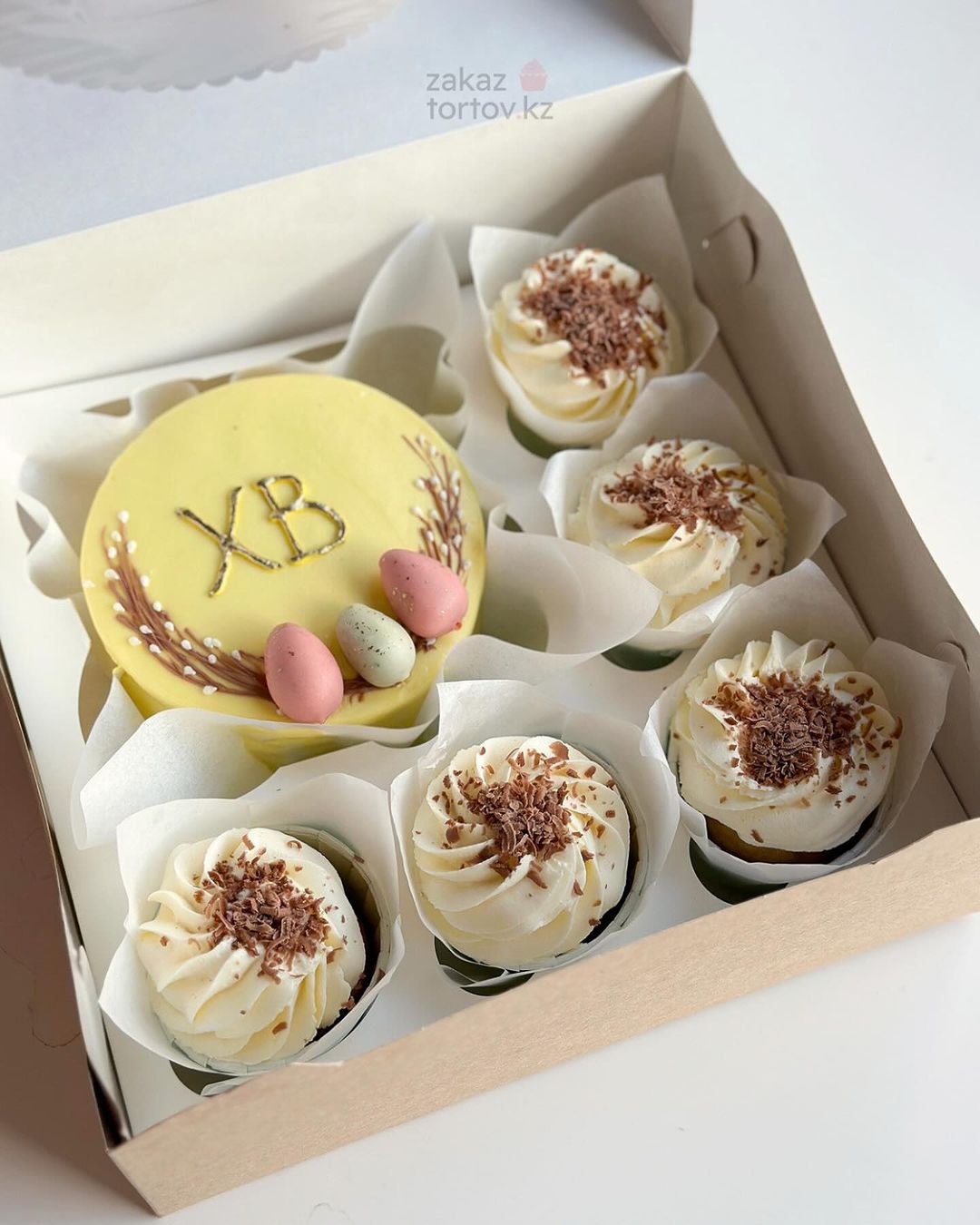 Бенто и 5 капкейков пасхальные