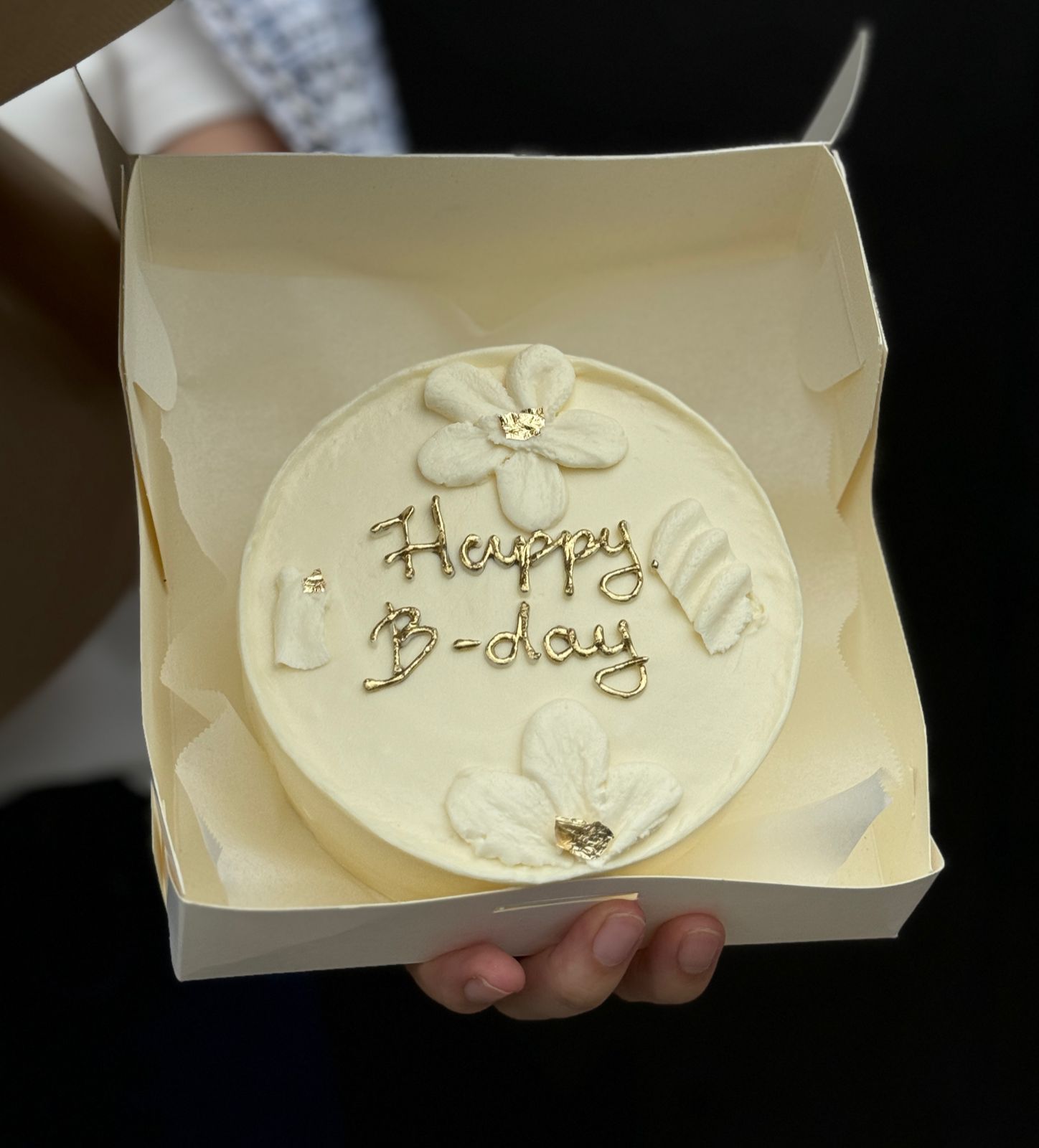 Сет "Гиада" букет хризантем и бенто тортик