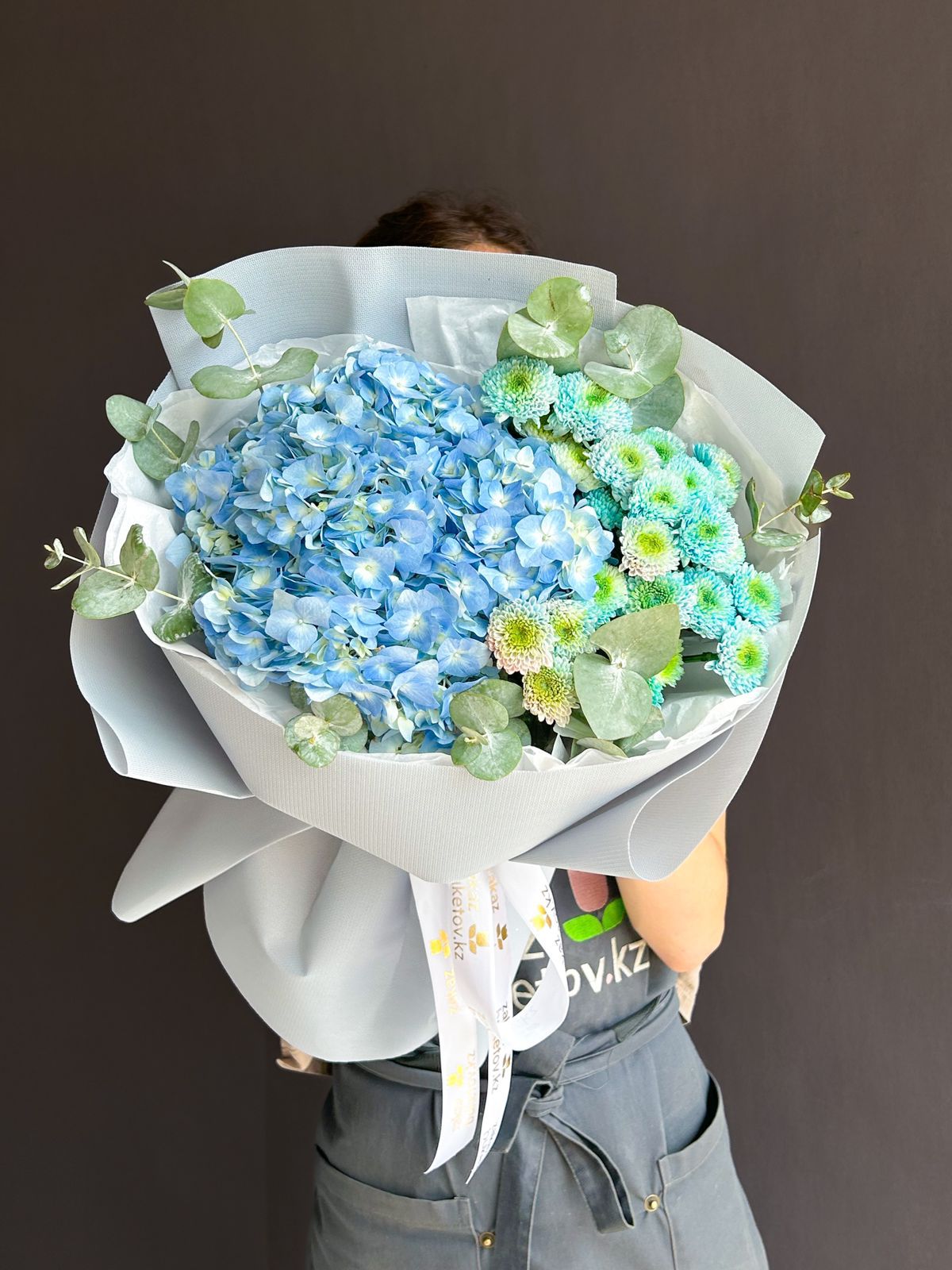 Букет "Канбер" с гортензией и хризантемой