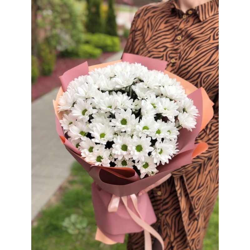 Букет из 9 белых кустовых хризантем