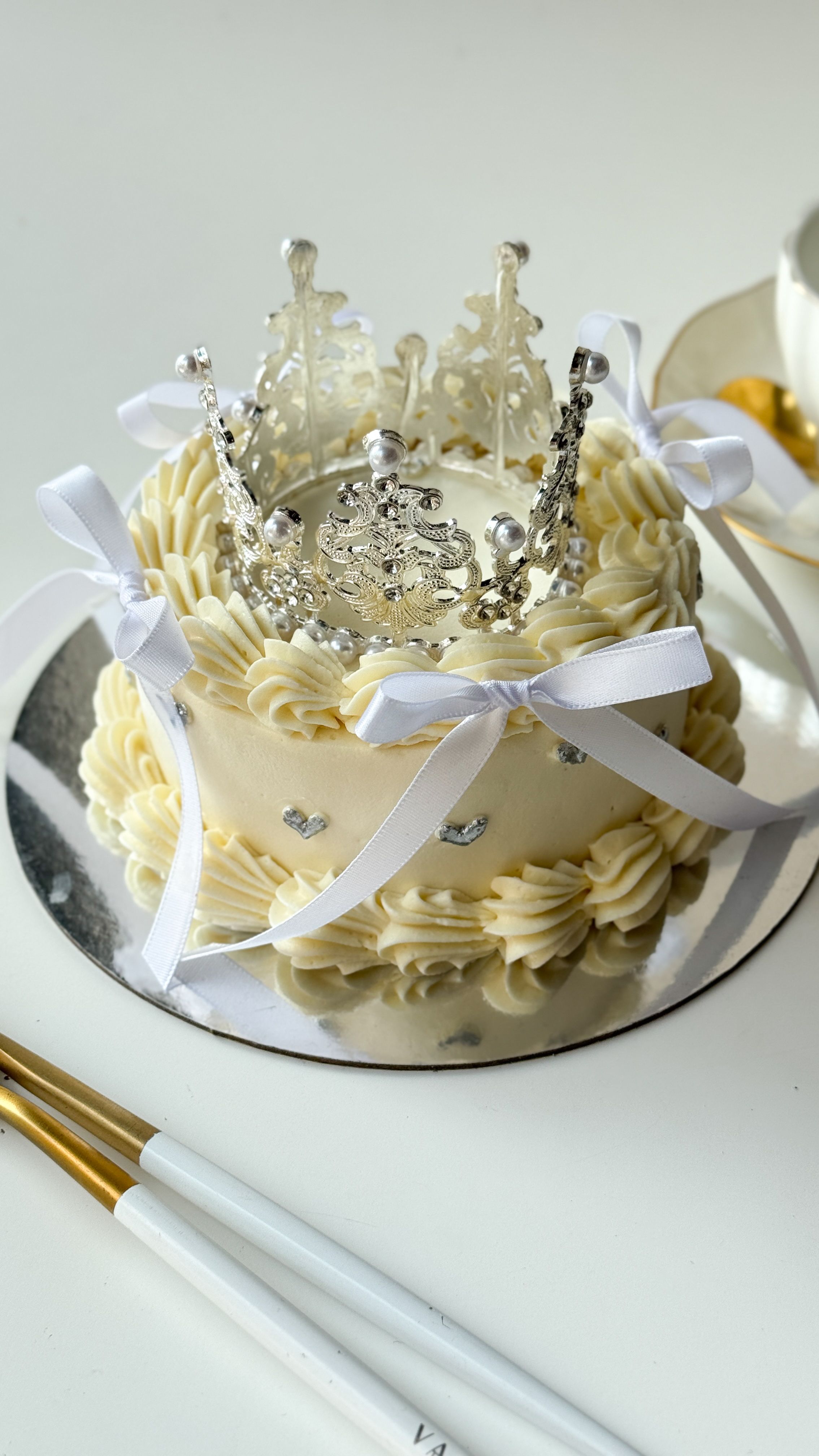 Бенто S с короной. Торт «Белая корона»