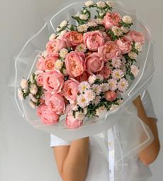 Букет "Нинель" из астры и пионовидных спрей роз