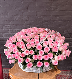 175 роз в корзине 