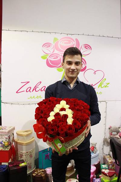 Коробка из роз в форме сердца 2