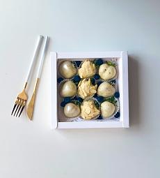 Клубничный бокс "White Light" клубника в белом шоколаде