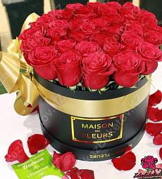 Фирменная коробка MAISON c голландскими розами