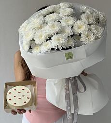 Сет "Чудесный" букет из ромашковидных хризантем и бенто тортика