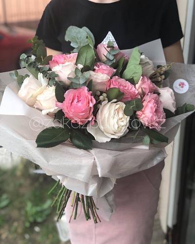 Цветочный букет "Пионовидные розы" 2