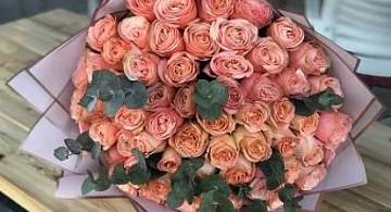 Букет из пионовидных роз: сорта, оформление, советы флористов по выбору букета