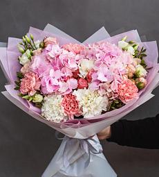 Букет "De-rosa" из гортензий, гвоздик и роз