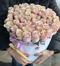 51 нежно-розовая роза в коробке MAISON