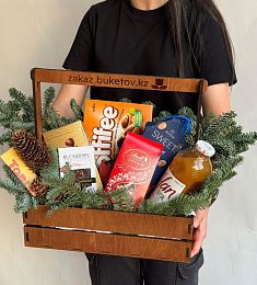 Подарочный ящик "Зимний блеск" со сладостями и нобилисом