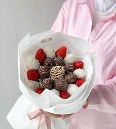 Клубничный букет "BerryBite" из клубники в шоколаде и свежих ягод