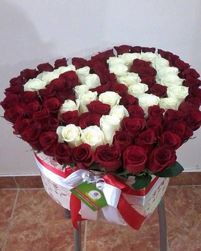 Коробка из роз в форме сердца 6