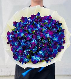 Букет из 101 синей орхидеи