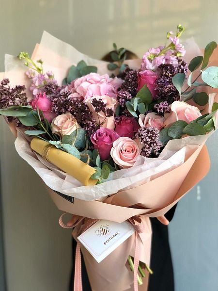 Summer 5.1 букет из гортензий, роз, маттиолы и эвкалипта 2