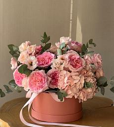 Композиция в коробке "Tenderlioness"