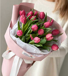 Букет "Блики весны" из 15 розовых тюльпанов