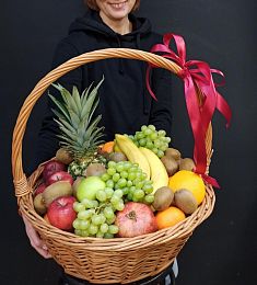Подарочная корзина №15 с тропическими фруктами