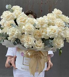 Композиция в коробке "Искренние чувства"