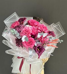 Композиция "Morning Dew"  из роз, хризантем и калл