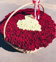 Композиция "Сердечко" из 501 розы
