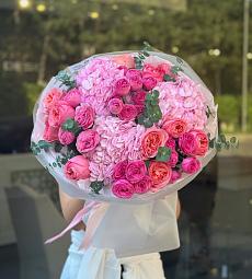 Букет "Сирена" из гортензий и роз