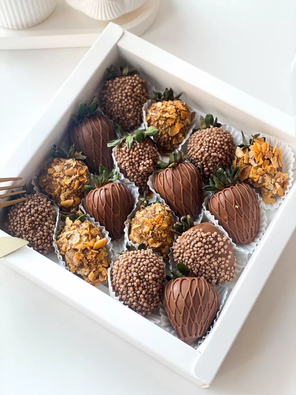 Клубничный бокс "Choco Fruit" клубника в молочном шоколаде