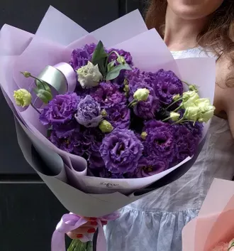 Букет из 11 сиреневых лизиантусов