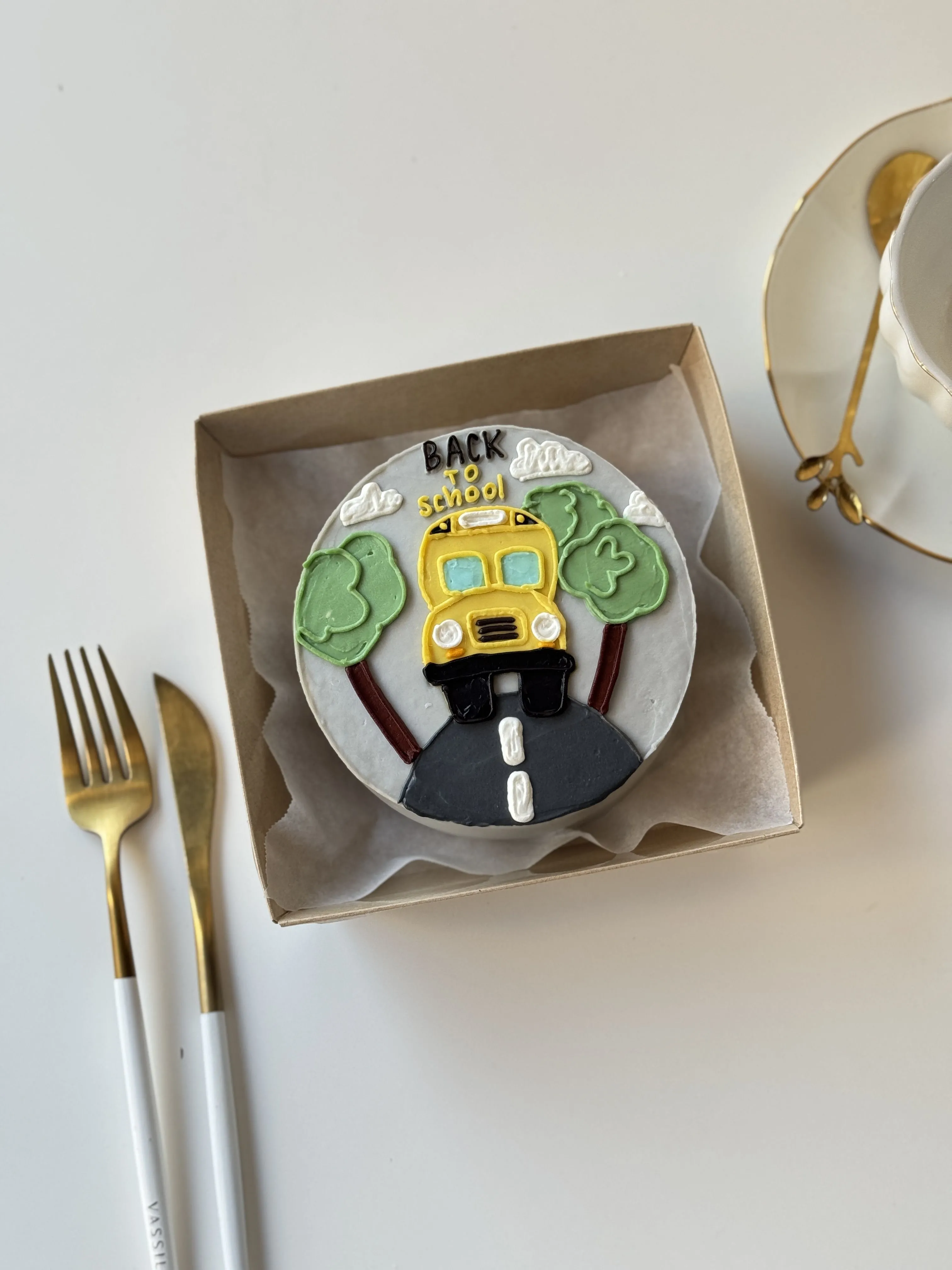 Бенто - торт S "Школьный автобус"