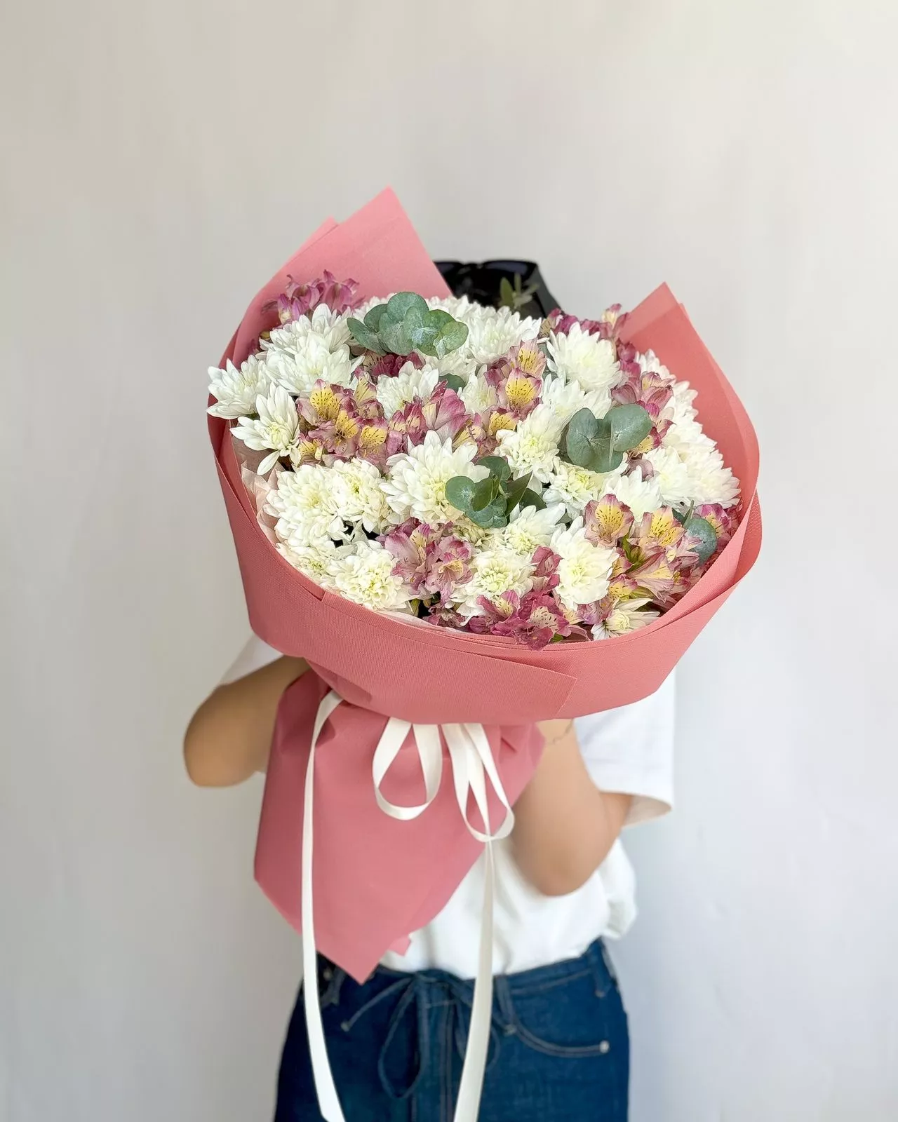 Букет "Вечная романтика" из хризантем и альстромерий