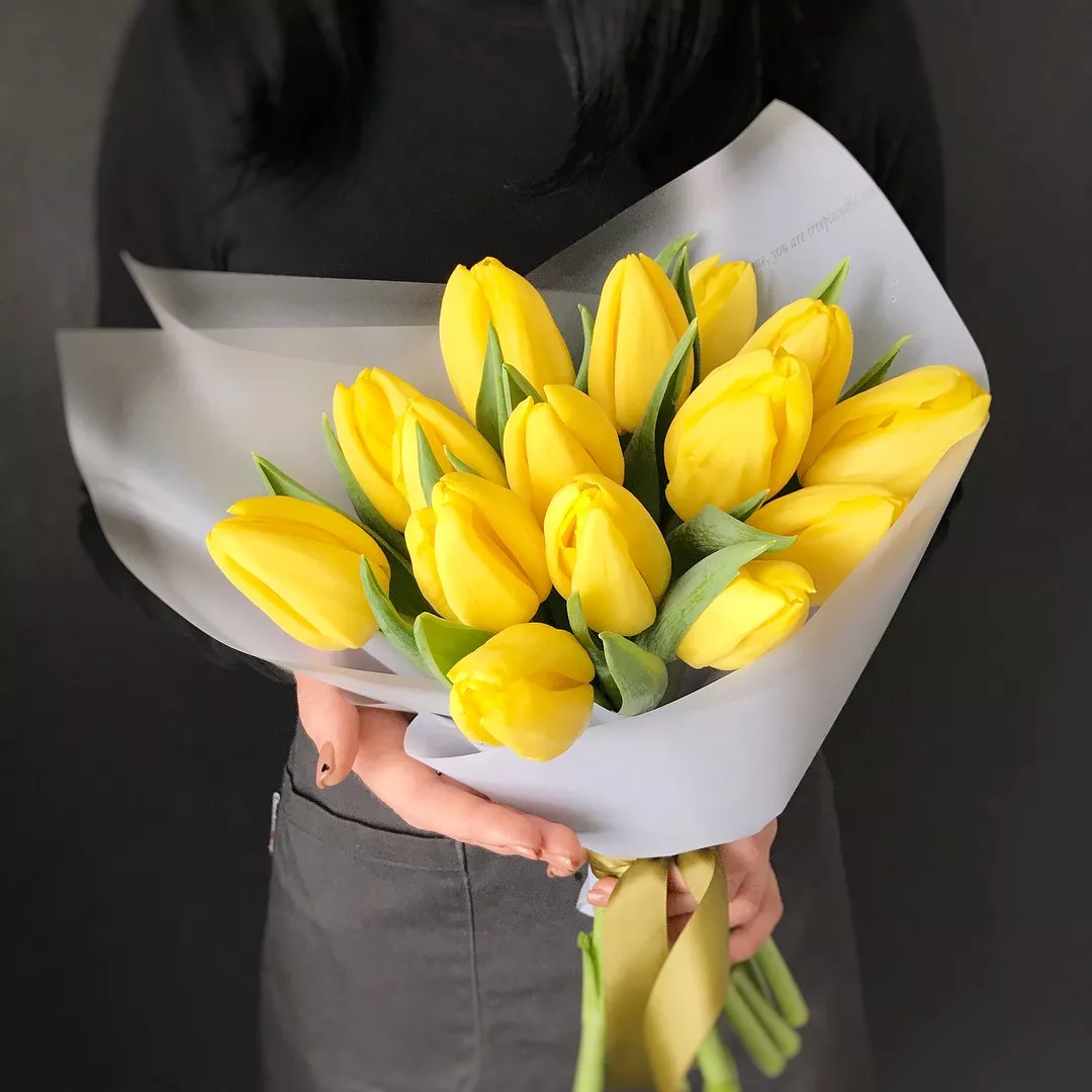 Букет из 15 голландских тюльпанов "Spring"
