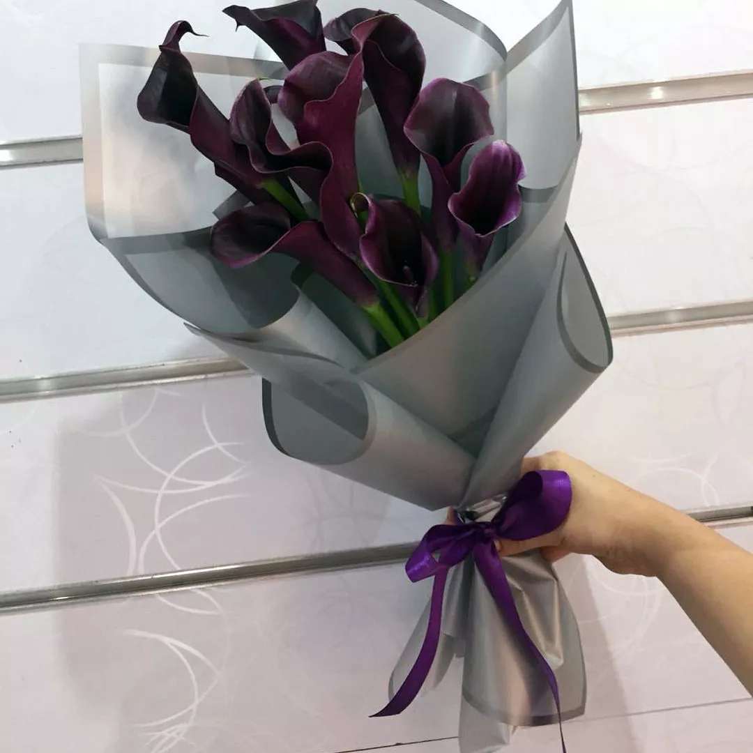 Букет из 9 черных калл