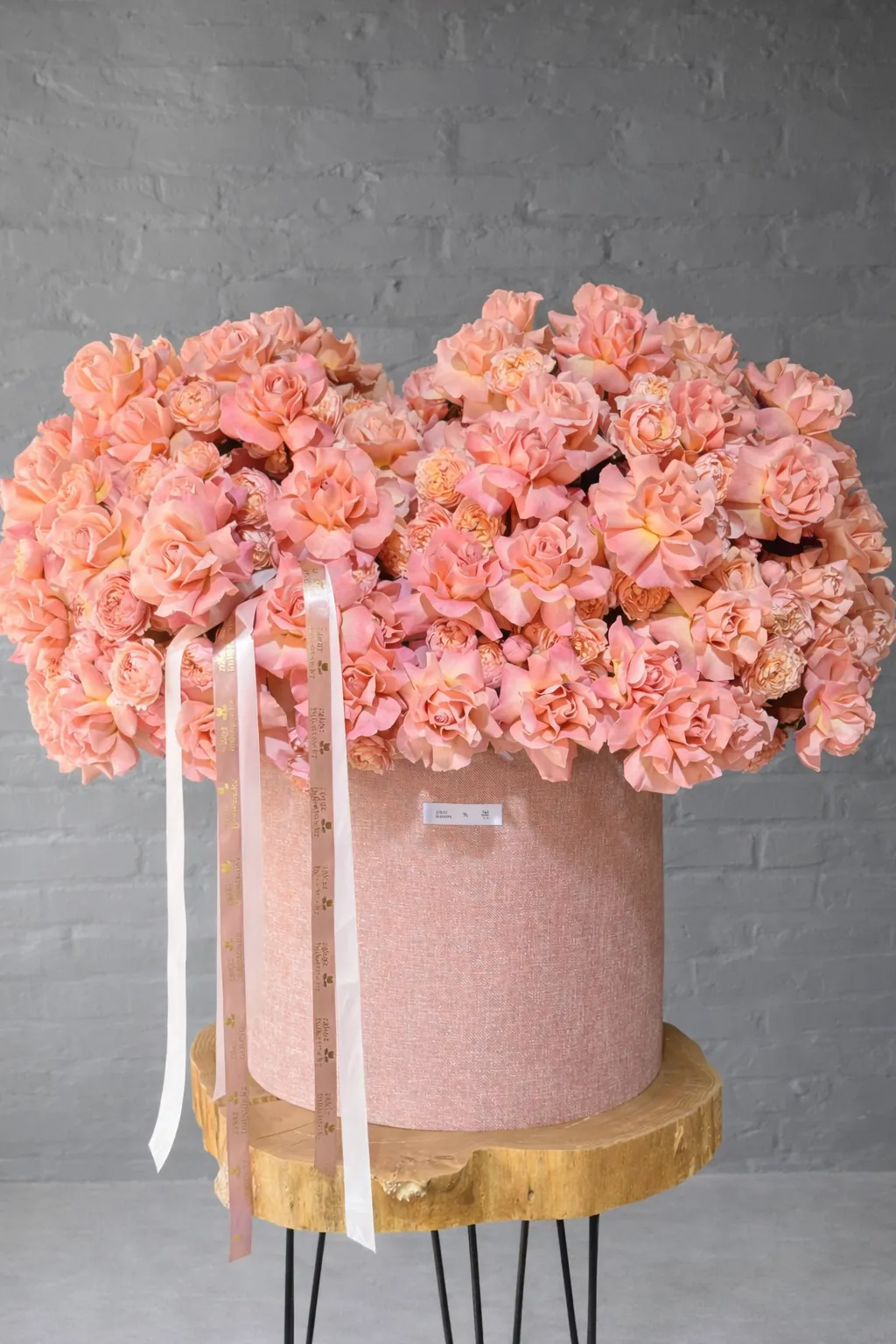 Премиальная композиция "Гигант любви" из роз в  коробке