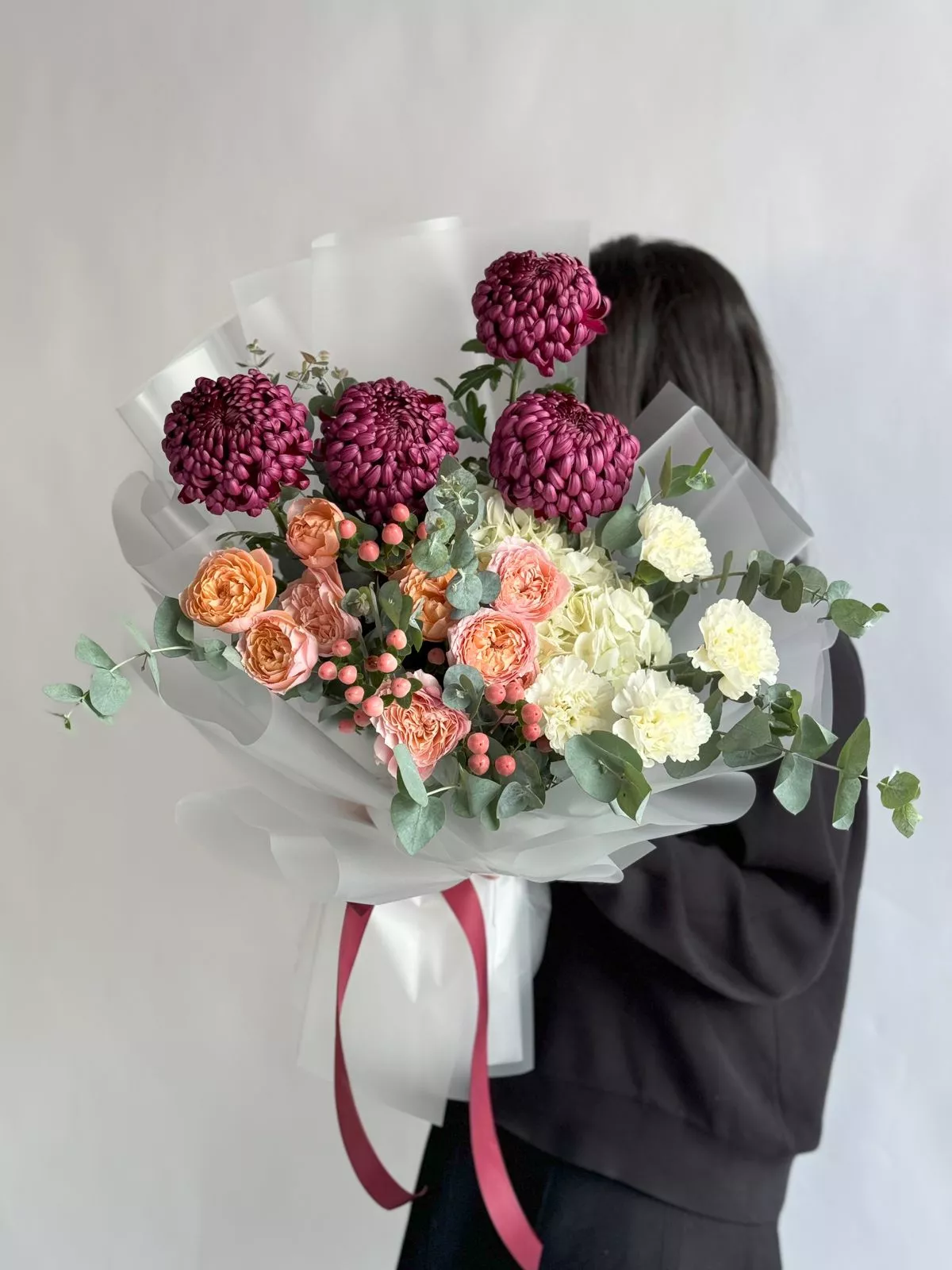 Букет "Alexandre"  из гвоздик, гортензии и хризантем