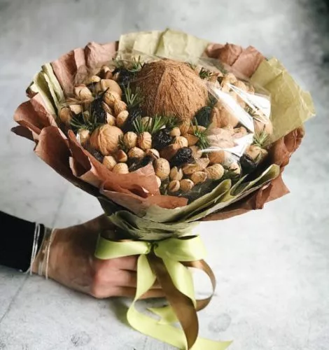 Букет из орехов "Ригадо"