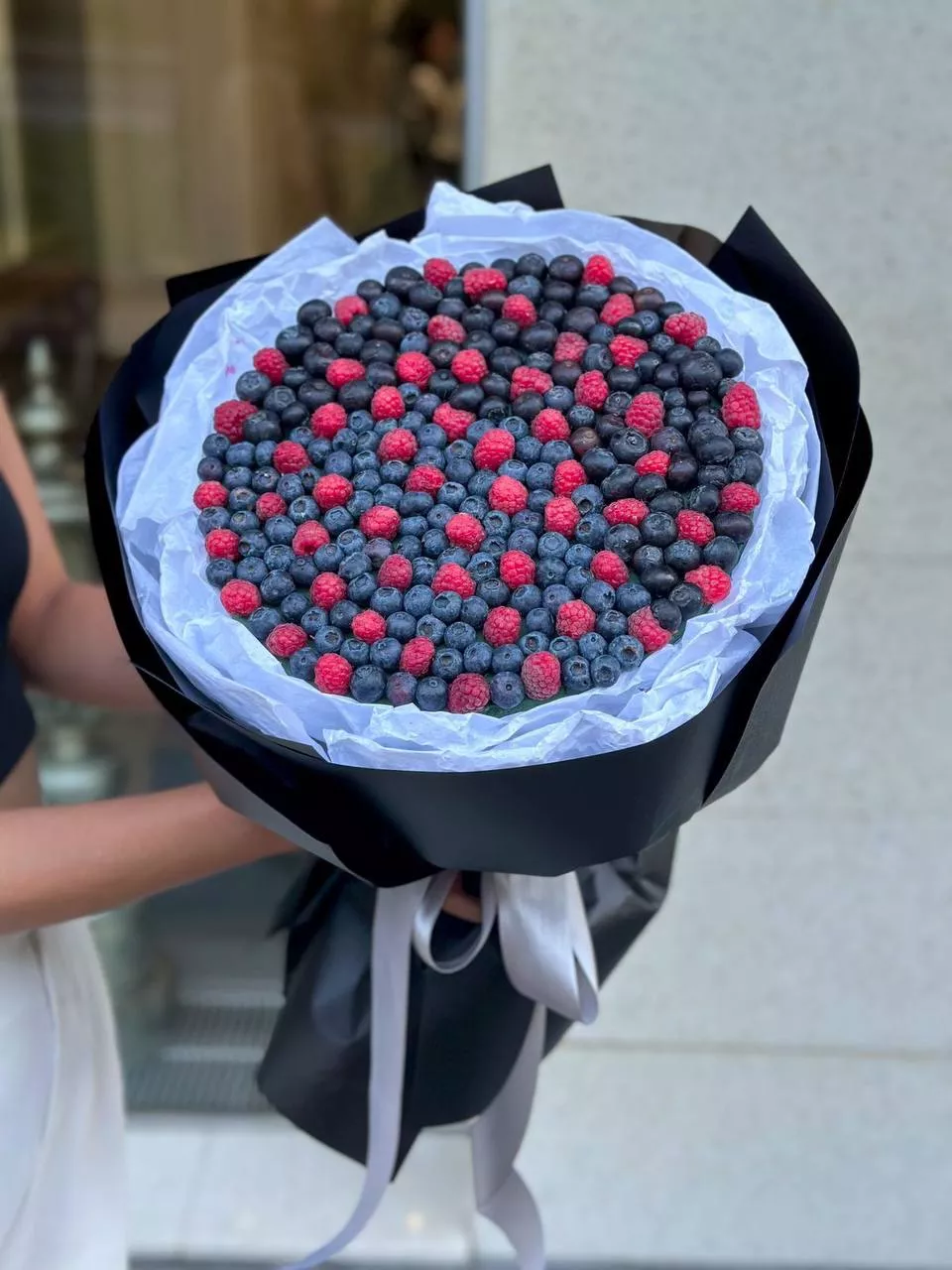 Съедобный букет "Berry" из голубики и малины