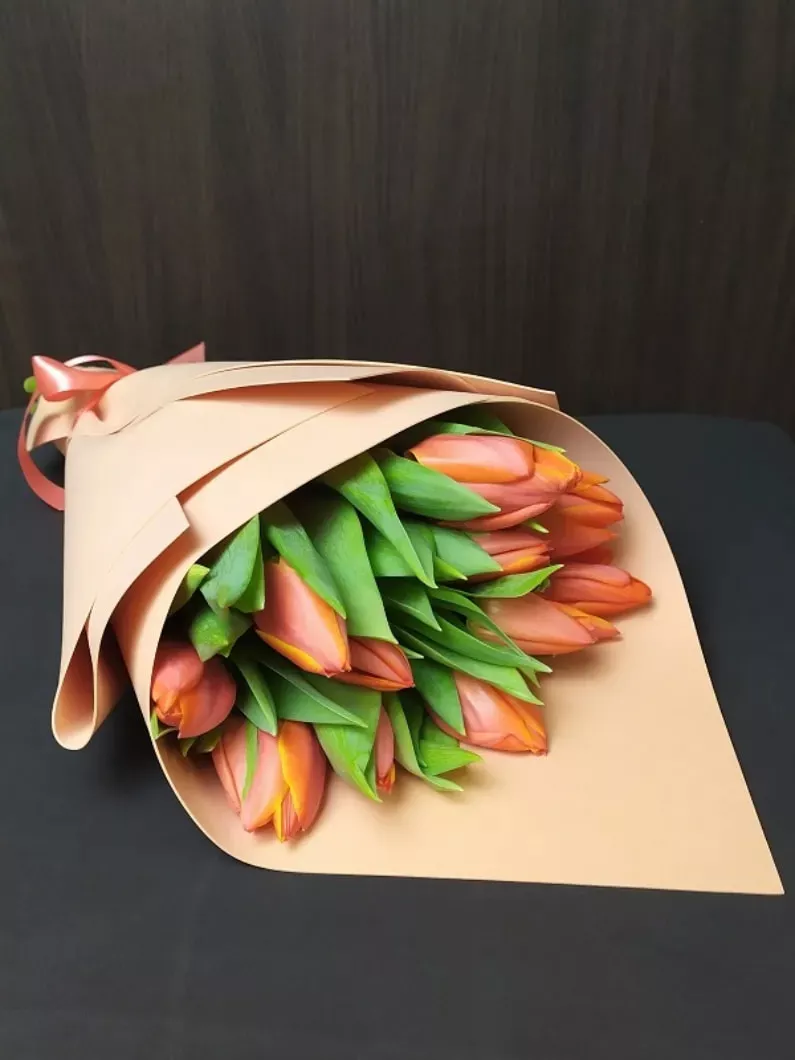 Букет из 11 оранжевых тюльпанов